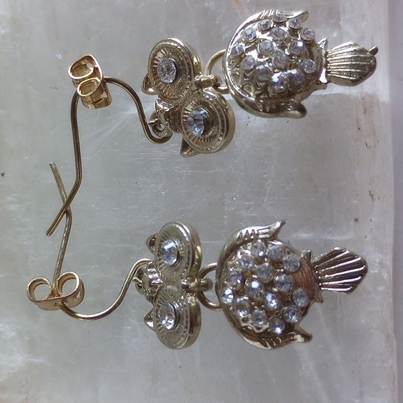 BETSEY JOHNSON OWLS  DANGLE EARRINGS GOLD TONE RHINESTONES - Picture 4 of 5